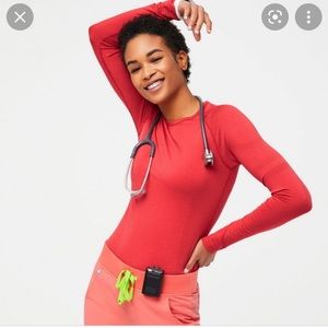 Figs Salta Underscrub in Hot Coral. Size large. NWT